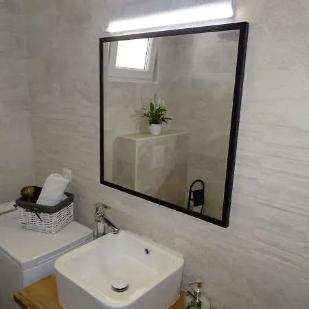 Luka's Arena View Apartment