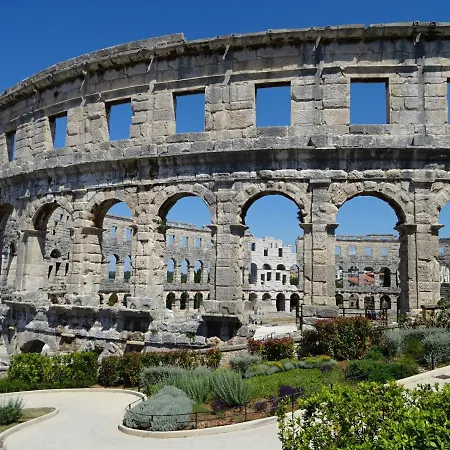 Apartment Luka's Arena View Pula