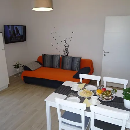 Luka's Arena View Apartment *